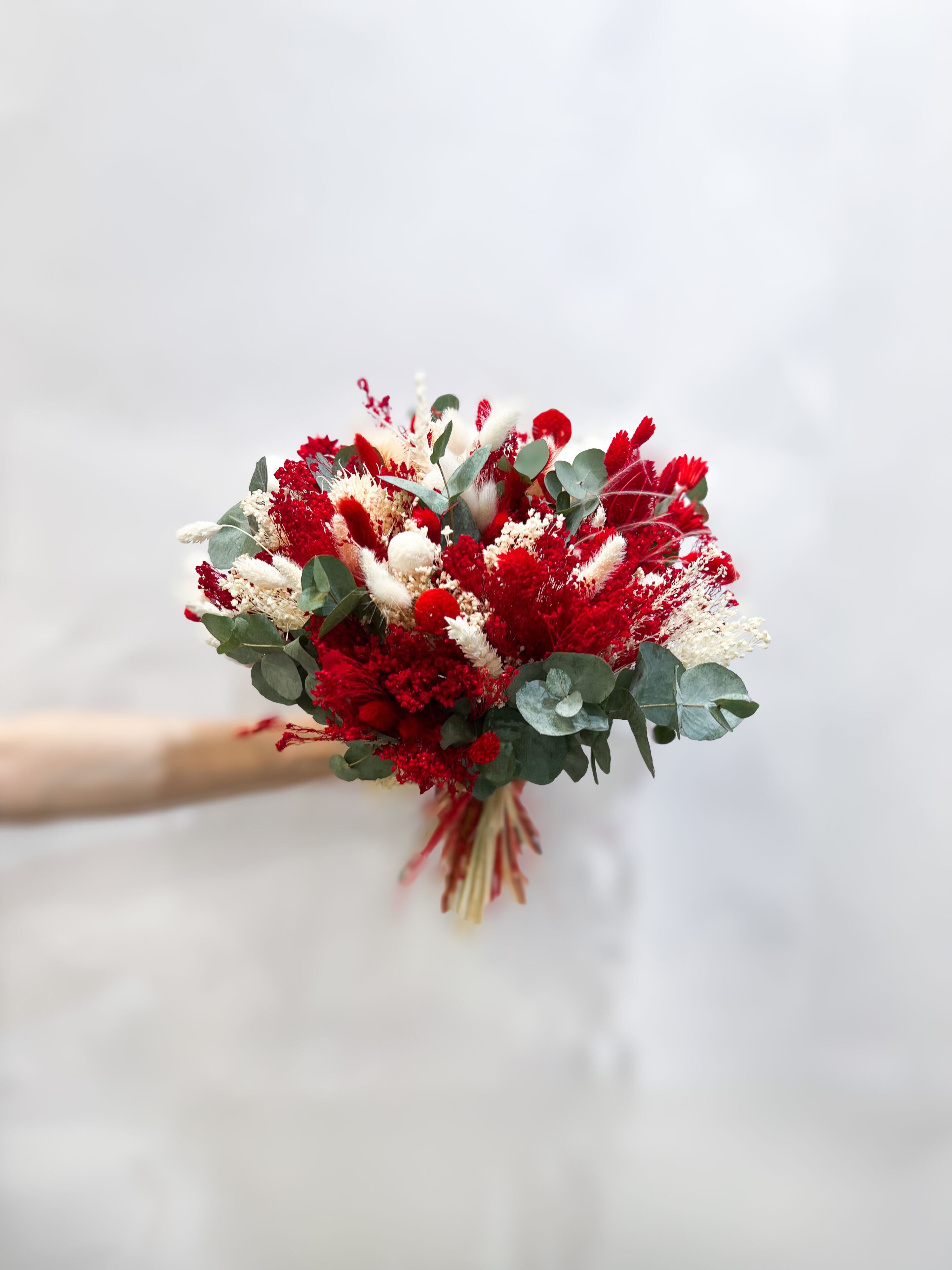 bouquet de fleurs séchées rouges naturelles
